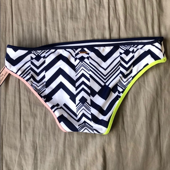 Victoria’s Secret bikini bottom - Picture 2 of 5
